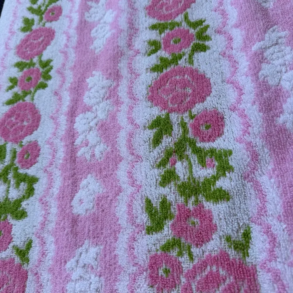 Vintage Cannon Monticello Bath Towel Floral Pink & Green Roses w/ Fringe Cottage